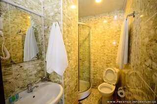 Отель Отель Престиж Батуми Семейный номер (для 2 взрослых и 2 детей)-1