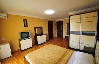 Отель Отель Престиж Батуми Стандартный двухместный номер с 1 кроватью-14